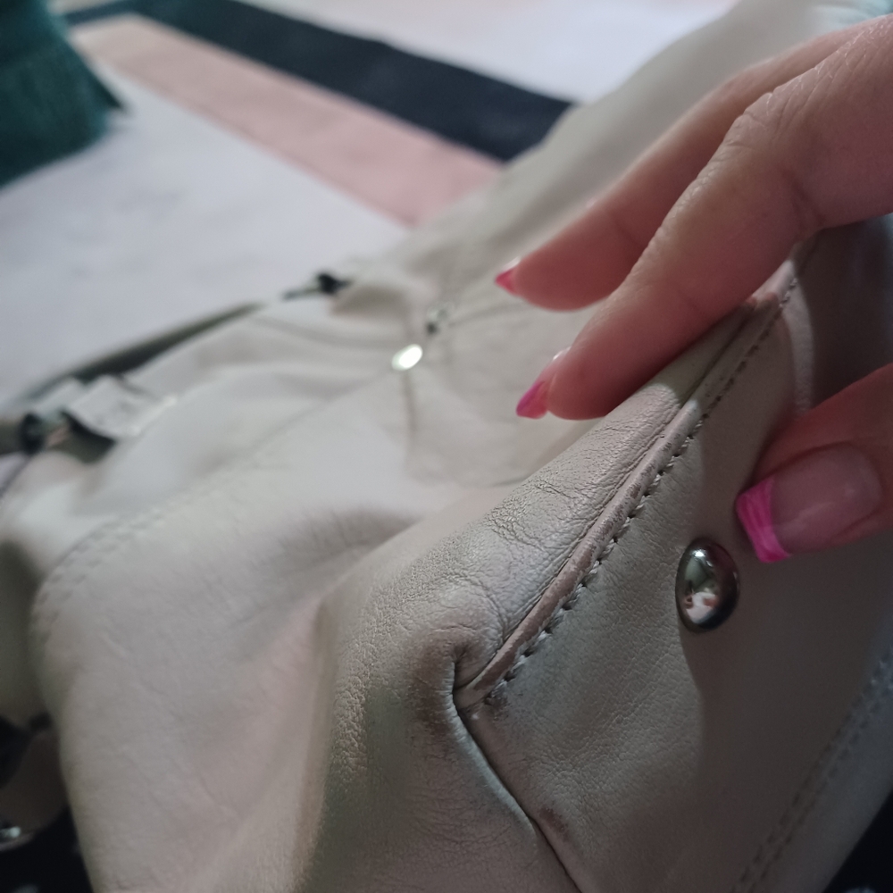 Elegant Tignanello Cream Women's Handbag - Picture 10 of 12